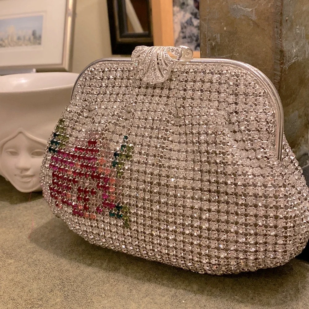 Rhinestone Encrusted Evening Clutch with Hidden Shoulder Chain - Picture 3 of 16